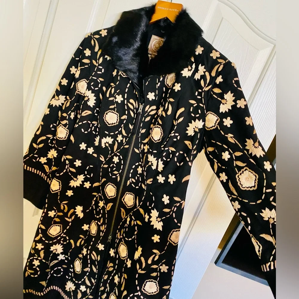 NEW! The Double D Ranch Full-Length Black Suede Hand-Embroidered Obregon Coat - Picture 8 of 17